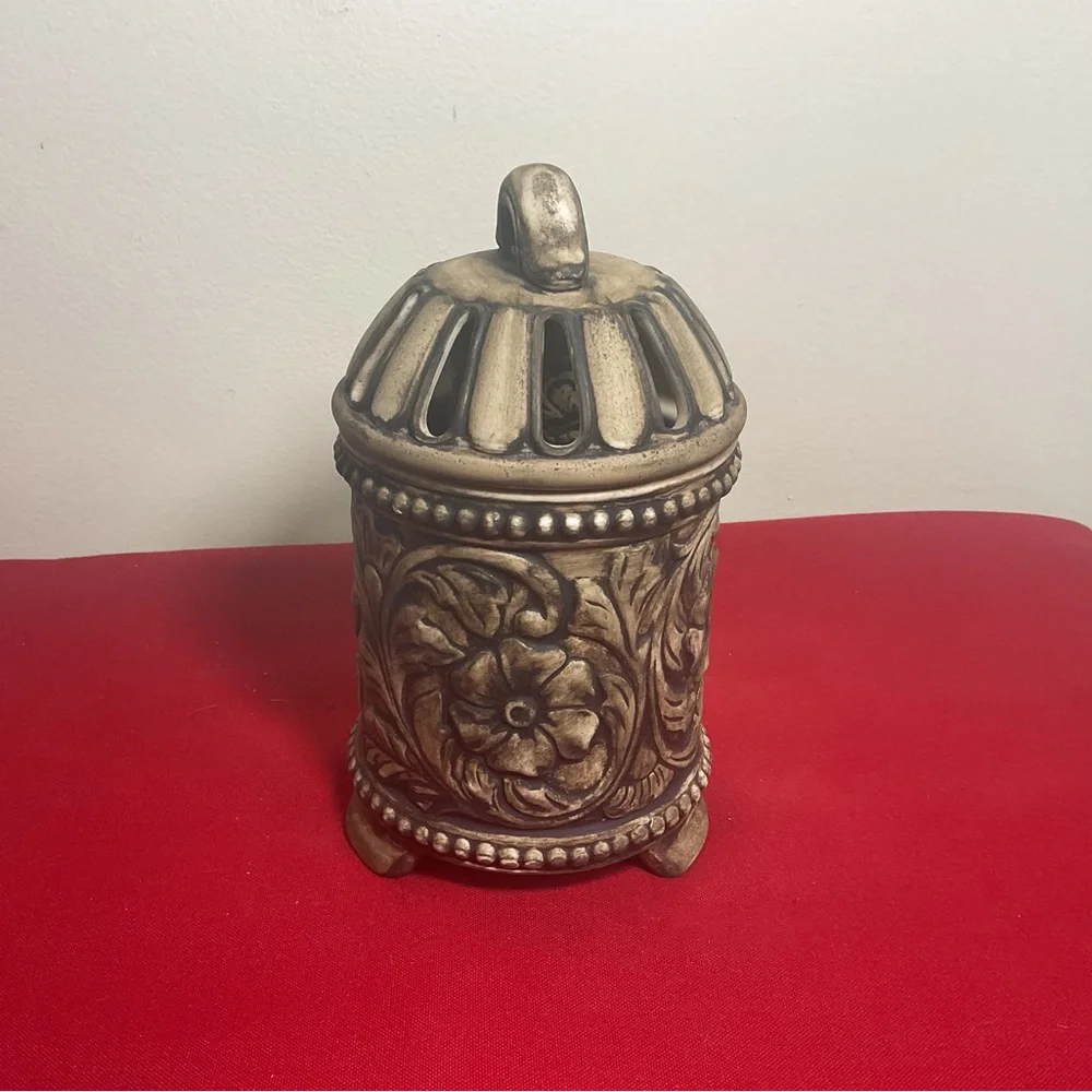 Greenleaf Ceramic Fragrance Diffuser Potpourri Holder Bohemian Floral Decor 7.5”